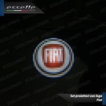 Coppia placchette LED con logo FIAT PER FIAT 500L Coppia placchette LED con logo FIAT PER FIAT 500L