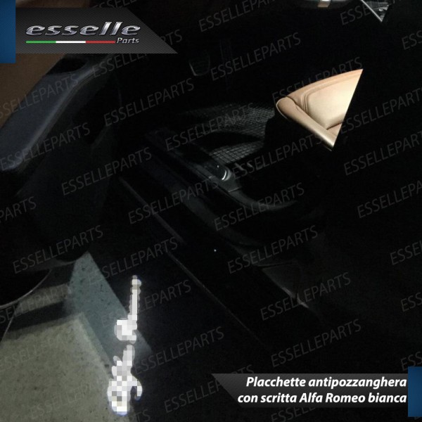 Coppia placchette LED con logo SCRITTA ALFA ROMEO per ALFA ROMEO MITO