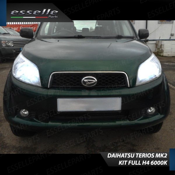 Kit Full LED H4 8000 Lumen 6000K Bianco Daihatsu Terios 2 con fari a parabola