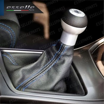 Cuffia Leva Cambio In Similpelle Nero Con Cuciture A Rilevo Blu Ghiera Cromata