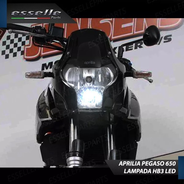 Kit Full LED HB3 3200 Lumen Abbaglianti per Aprilia Pegaso 650 2005-2011 Strada