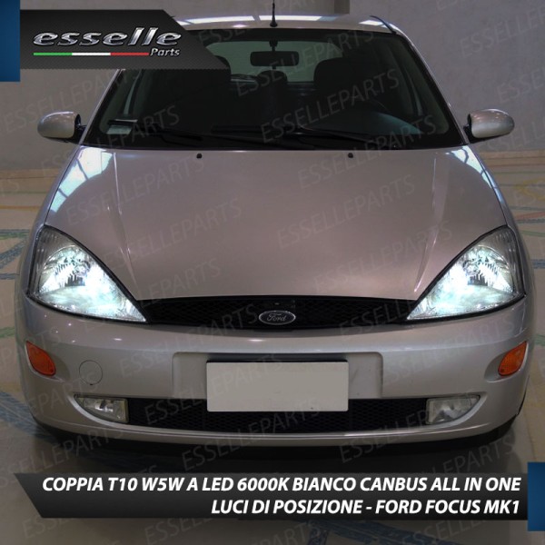 Coppia luci di posizione T10 W5W 5 LED canbus 6000K Ford Focus MK1 Fino al 09-2001