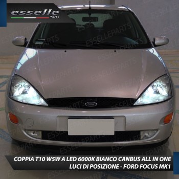 Coppia luci di posizione T10 W5W 5 LED canbus 6000K Ford Focus MK1 Fino al 09-2001