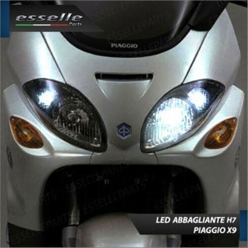 Conversione Completa Fari Full LED per Piaggio X9 500 Evolution 6000 Lumen 6000K