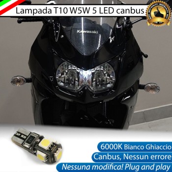 Lampada Luce Di Posizione 5 LED T10 per Kawasaki Ninja 250 R 2007-2013