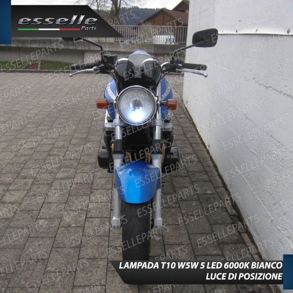 Lampada Luce Di Posizione 5 LED T10 W5W per Kawasaki ZR-7 2001-2004