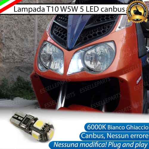 Luce posizione T10 5 LED Canbus Derbi Rambla 125 2008-2014
