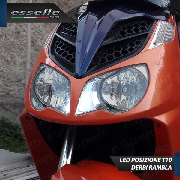 Luce posizione T10 5 LED Canbus Derbi Rambla 250 2008-2012