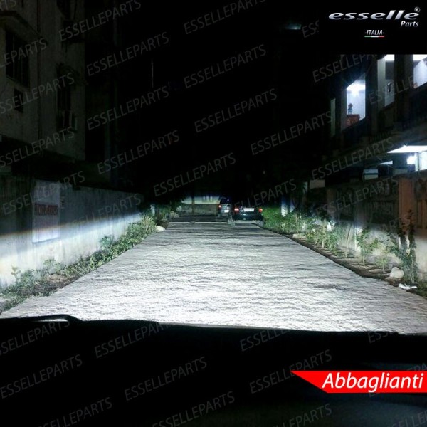 Coppia lampade di ricambio D3S Xenon 6000K bianco ghiaccio per Audi A4 B8