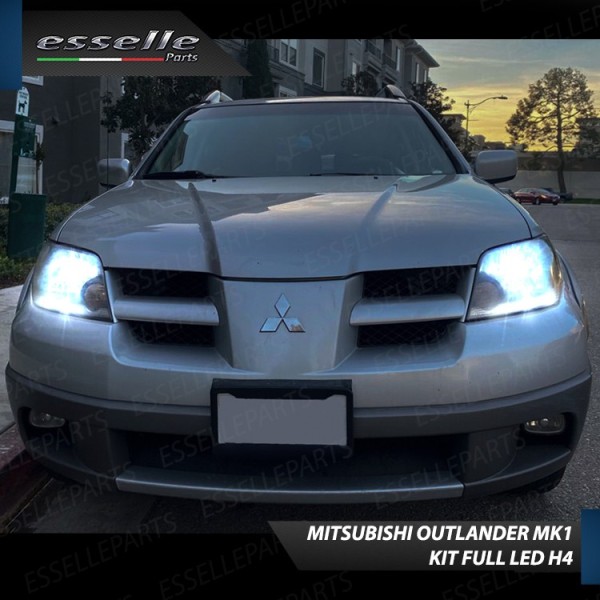 Conversione Fari Full LED 6000K bianco MITSUBISHI OUTLANDER MK1 con Fari a parabola