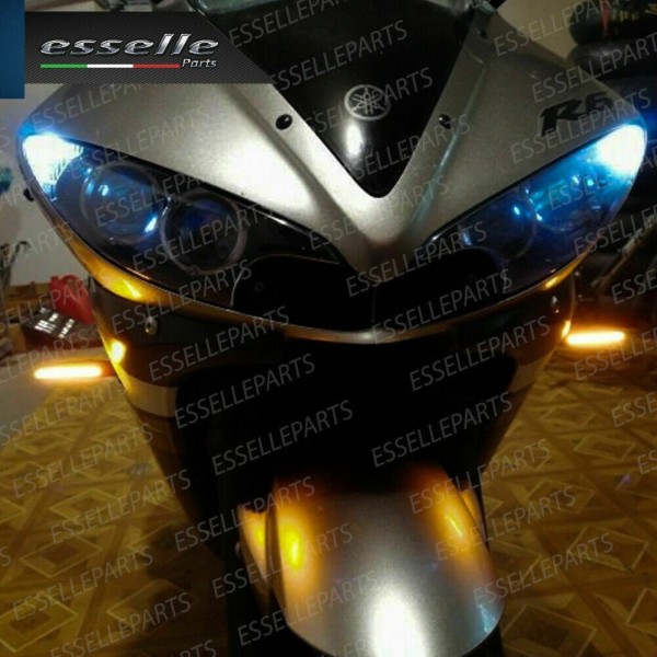 Set 4 Frecce LED con accensione dinamica universali per moto Benelli