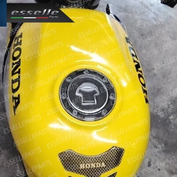 Copri Tappo Benzina- CARBON LOOK - specifico per HONDA Varadero 1000 (2003-2011) Copri Tappo Benzina- CARBON LOOK - specifico per HONDA Varadero 1000 (2003-2011)