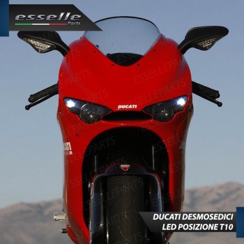 Coppia Lampade di Posizione LED T10 W5W per DUCATI Desmosedici 2007-2010 RR