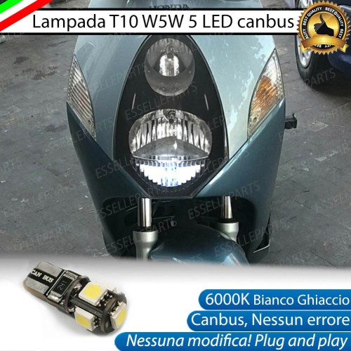 Lampada Singola di Posizione LED T10 W5W per HONDA @ 125 2000-2006