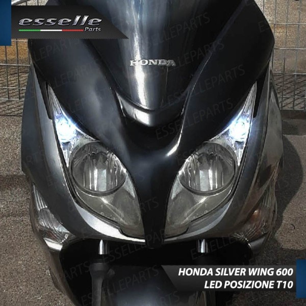 Coppia Lampade di Posizione LED T10 W5W per HONDA SW T 600 2011-2017