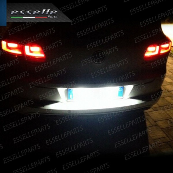 VERSIONI RESTYLING DAL 2009 IN POI - Placchette luci targa a LED VW TIGUAN I
