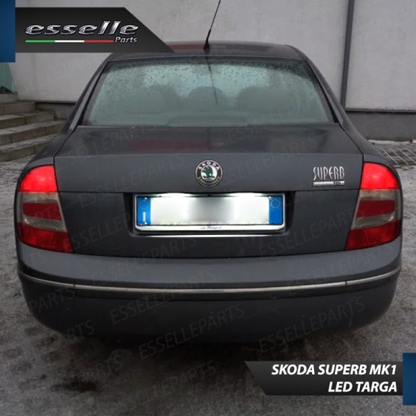 Luci Targa 3 LED Canbus 6000K per Skoda Superb 1