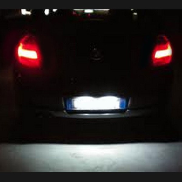 Coppia Luci Targa T10 5 LED canbus 6000K Bmw Serie 1 E87 E88 E81 E82 Dal 03-2007
