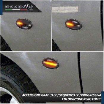 Placchette Dinamiche Nere fumè Laterali per frecce specifiche per PEUGEOT 4007 Placchette Dinamiche Nere fumè Laterali per frecce specifiche per PEUGEOT 4007