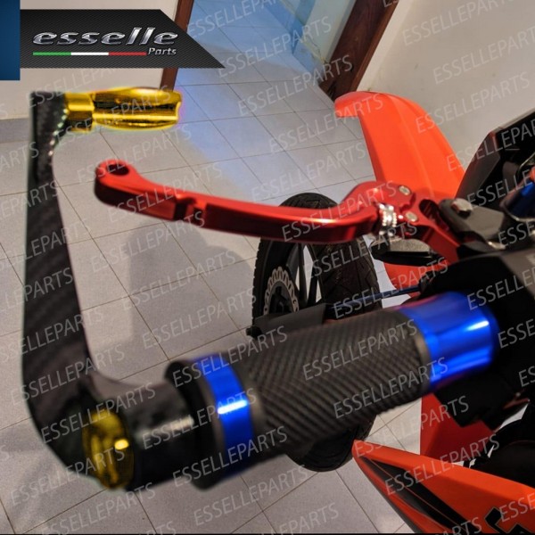 PARALEVE PROTEZIONE PER FRENO E FRIZIONE CARBON LOOK con inserti ORO Benelli