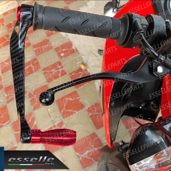 PARALEVE PROTEZIONE PER FRENO E FRIZIONE CARBON LOOK con inserti ROSSO Piaggio
