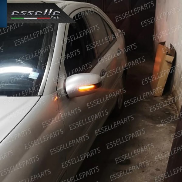 Coppia Frecce LED Dinamiche Laterali per specchietti Mercedes Classe C W203