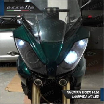 Lampada Anabbagliante LED H7 3000 Lumen per Triumph Tiger 1050 2006-2013 SE ABS