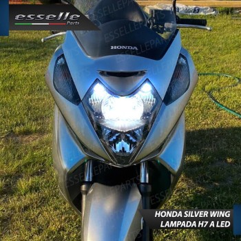 Lampada Singola H7 LED 3000 Lumen per Anabbagliante HONDA Silver Wing 600 2005-2009 Lampada Singola H7 LED 3000 Lumen per Anabbagliante HONDA Silver Wing 600 2005-2009