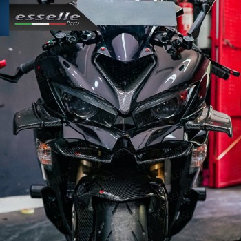 Set 2 Ali Laterali Adesive Colore Carbon Look Lucido per Moto,Scooter,Quod Aprilia