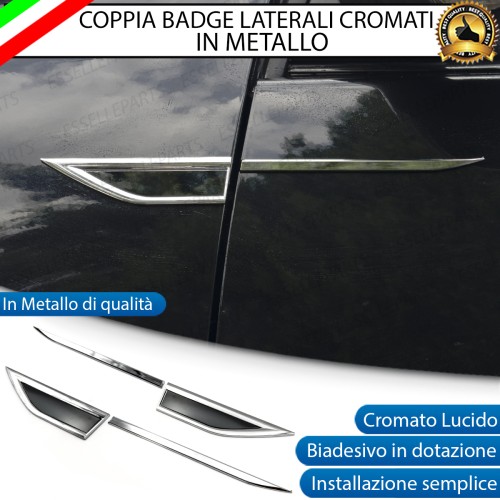Coppia Badge Laterali Cromati in Metalli, inserti Adesivi per Auto