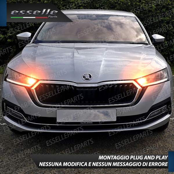 Coppia Frecce Anteriori PWY24W 10 LED Canbus Skoda Octavia 4