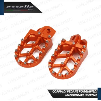 Coppia Di Pedane Poggiapiedi Maggiorate ARANCIONE in Ergal con Denti INOX per moto Coppia Di Pedane Poggiapiedi Maggiorate ARANCIONE in Ergal con Denti INOX per moto