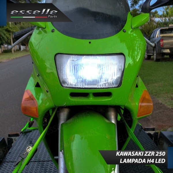 Kit Full LED Lampada H4 9000 Lumen Anabbaglianti Abbaglianti per KAWASAKI ZZR 250 2001-2004