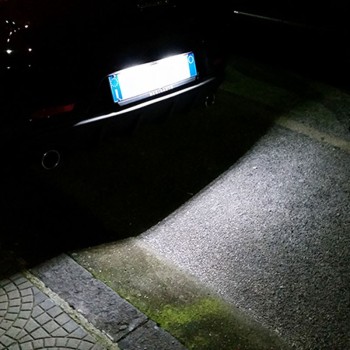 Coppia Placchette Targa LED Complete Da 18 LED Canbus 6000K Bianco Fiat 500X dal 2017