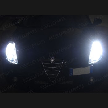 Kit Full LED H1 Abbaglianti 6400 Lumen 6000K bianco Alfa Romeo Giulietta