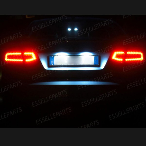 Coppia lampade siluro 6 LED Luci Targa Canbus 6000K per Audi A8 D3 Dal 2005 al 2007