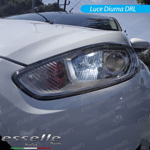 Conversione Fari Full LED 6000K bianco FORD FIESTA MK6 con faro lenticolare