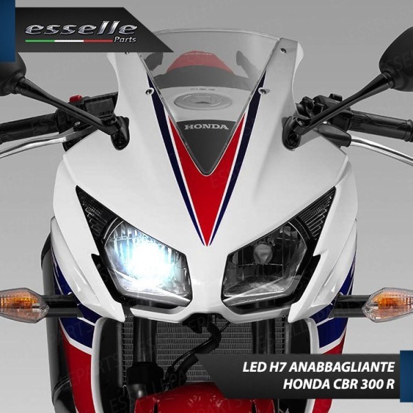 Conversione Fari Full LED HONDA CBR 300 R