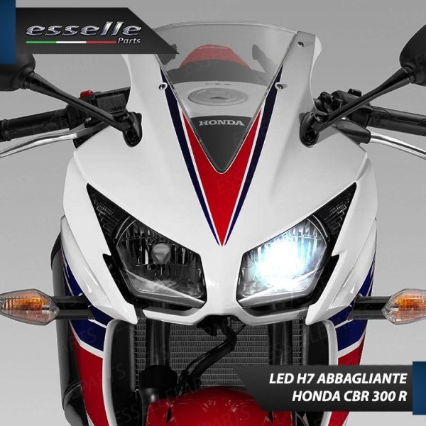Conversione Fari Full LED HONDA CBR 300 R