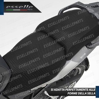 COPRISELLA ELASTICO NERO A NIDO D'APE 3D PER BENELLI TRK 502