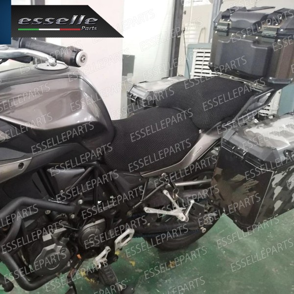 COPRISELLA ELASTICO NERO A NIDO D'APE 3D PER BENELLI TRK 502