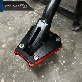 PIASTRA DI ESTENSIONE CAVALLETTO LATERALE IN METALLO ROSSO PER BENELLI TRK 502