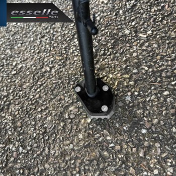 PIASTRA DI ESTENSIONE CAVALLETTO GRIGIO SPECIFICA PER KAWASAKI NINJA 650 2017-2019 TOURER