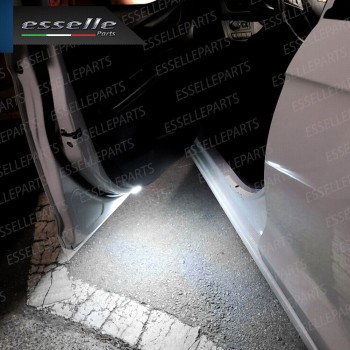 Illuminazione LED Supplementare Antipozzanghera Senza Filo Ricaricabile 6000K Illuminazione LED Supplementare Antipozzanghera Senza Filo Ricaricabile 6000K